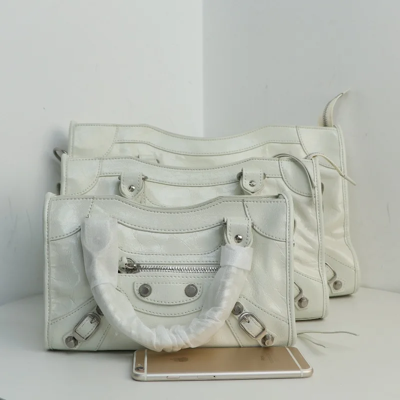 

2025 New Locomotive Bag Soft Suede Spice Girl Rivet Bag First Layer Cowhide Casual Personality Messenger Handbag