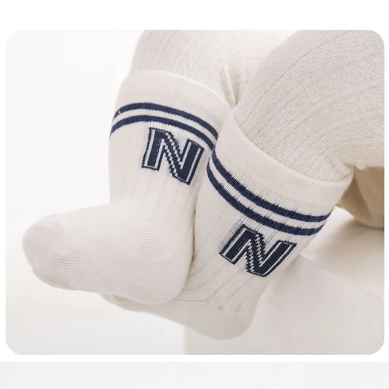 Chaussettes longues tricotées en coton doux pour bébé, chaussettes hautes pour enfants, chaussettes à rayures mignonnes pour tout-petits, bébés garçons et filles, 3 paires