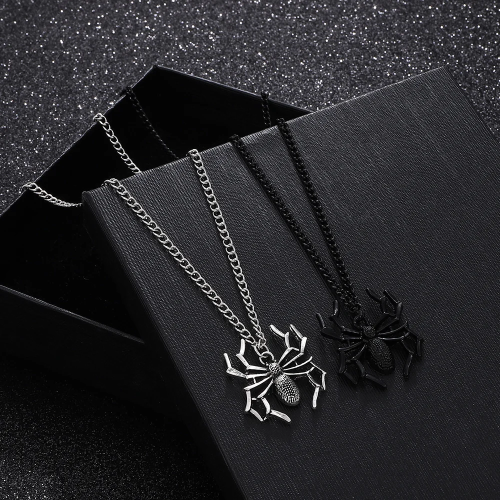 Punk Spider Pendant Necklace for Women Simple Retro Three-dimensional Geometry Insect Shape Necklace Jewelry Accessories 2023