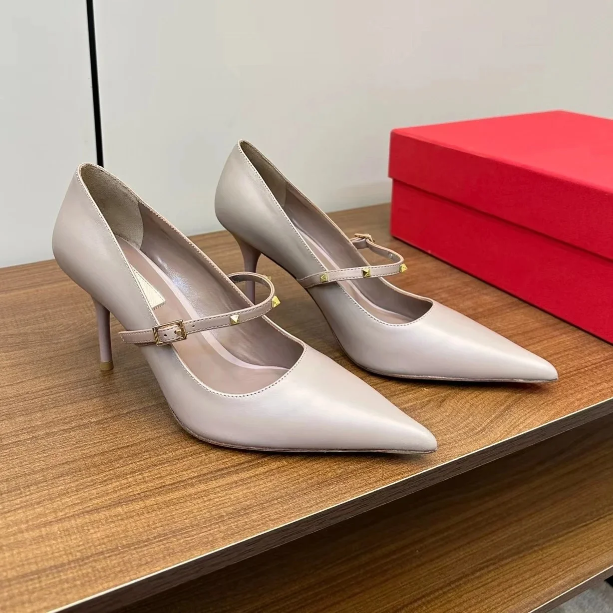 Zapatos sexys de punta estrecha con diamantes de imitación para mujer, moda Formal, elegante, blanco y negro, moda clásica para damas, boda