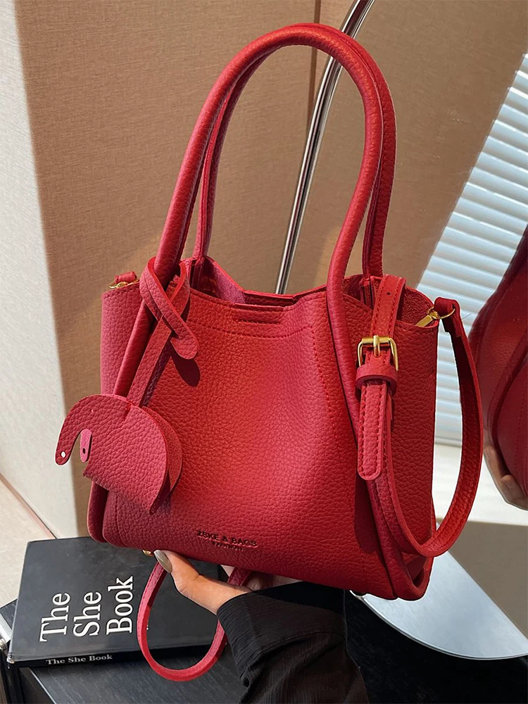 

2025 Luxury Red Bucket Bag Women's Soft Leather Shoulder Crossbody Bags Ladies Elegant Chic Hand-Held Wedding Pack