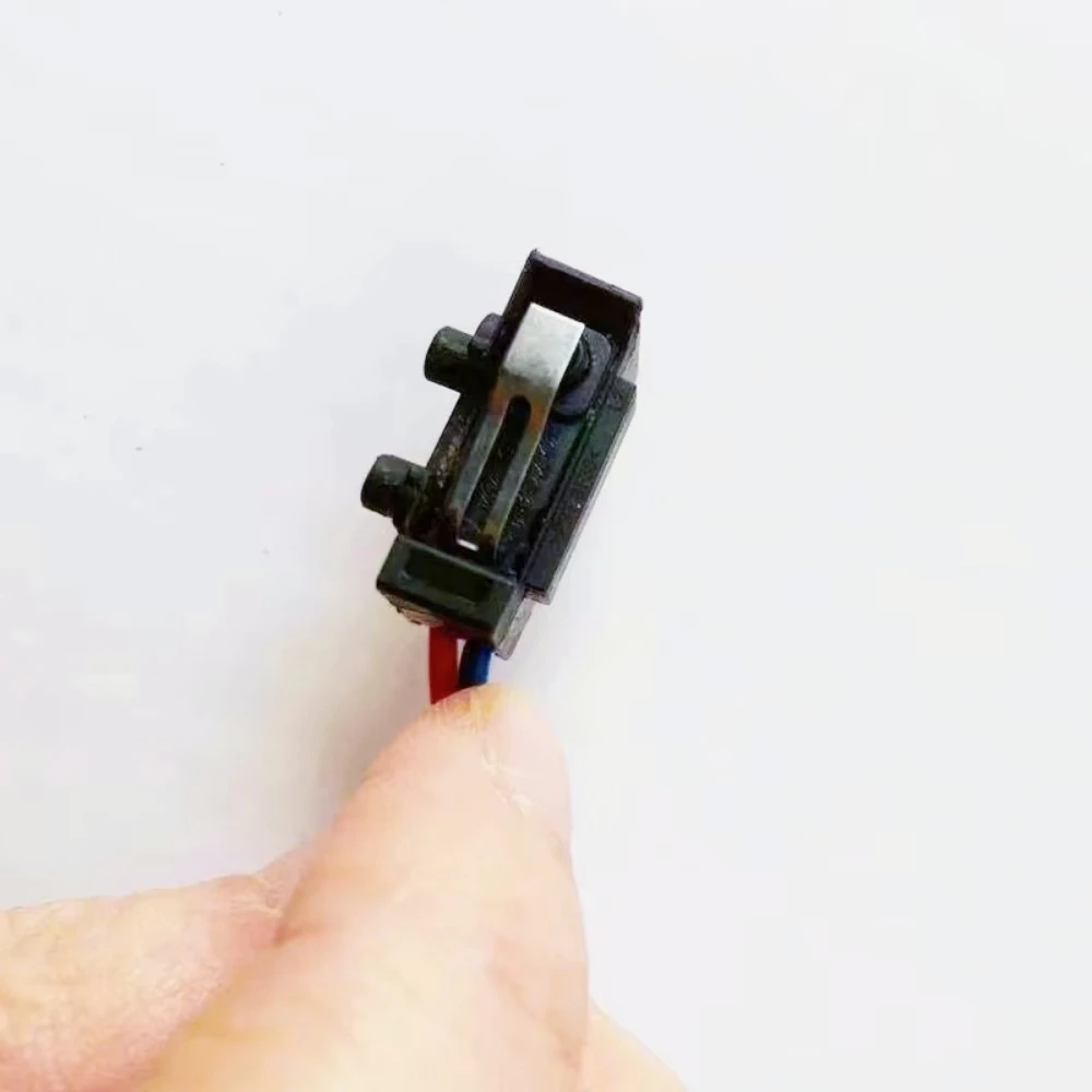 With iron sheet 3BD998785 3BD998786 Door Light Top Drive Link Car Door Lock Micro Switch For Golf 4 MK4 Passat B5 Bora Polo view 3