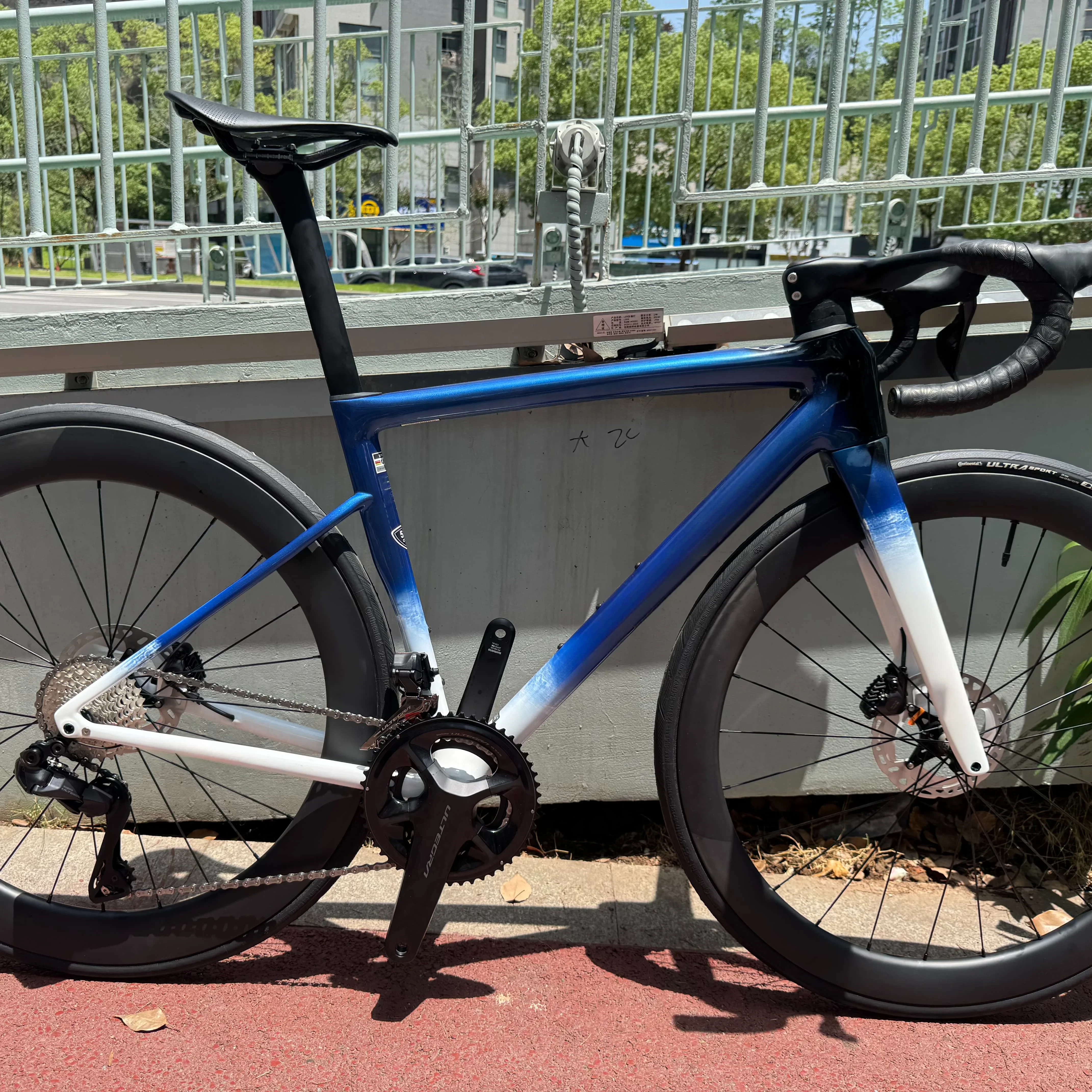 

T1000 Ultra-Light Competition-Grade Carbon Fiber Bicycle Sl8 Frame Thru-Axle 700C Disc Brake Frame