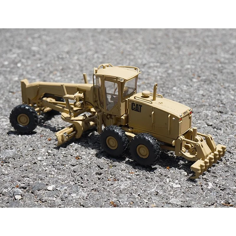 N 55252 1:50 MILITARY  CAT120M Motor Grader Die cast Model Toys