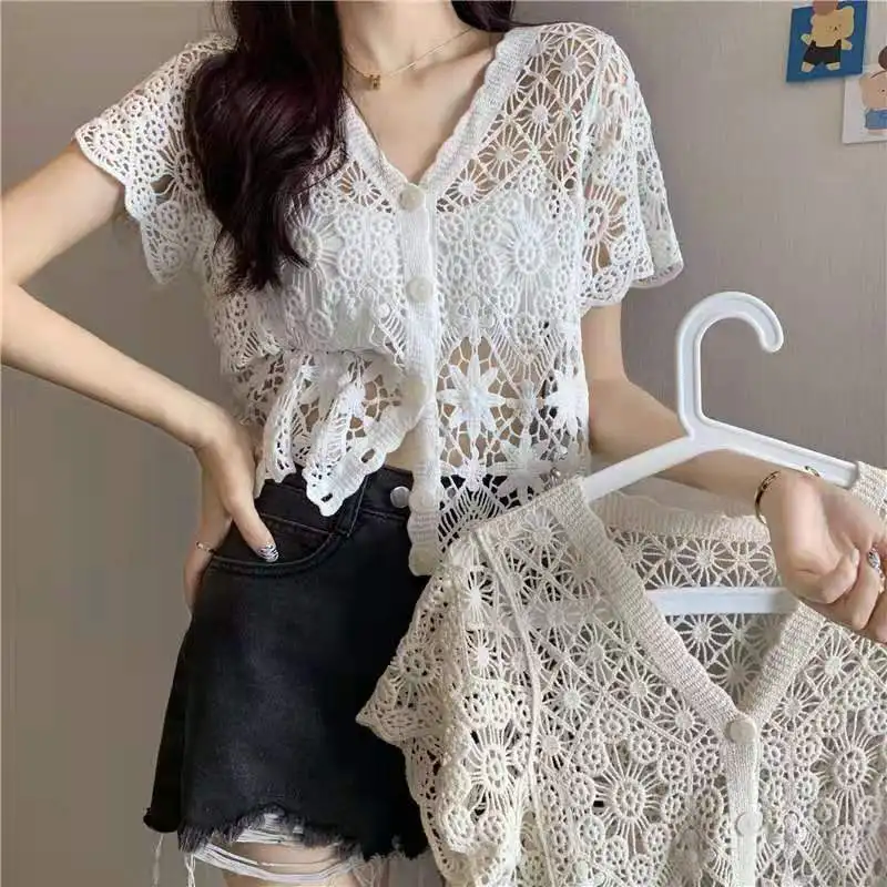 Women\'s Korean Fashion Sexy Lace Hollow Out Short Sleeve Button T-shirts 2024 Summer Casual V Neck Solid Slim Tops Ropa De Mujer