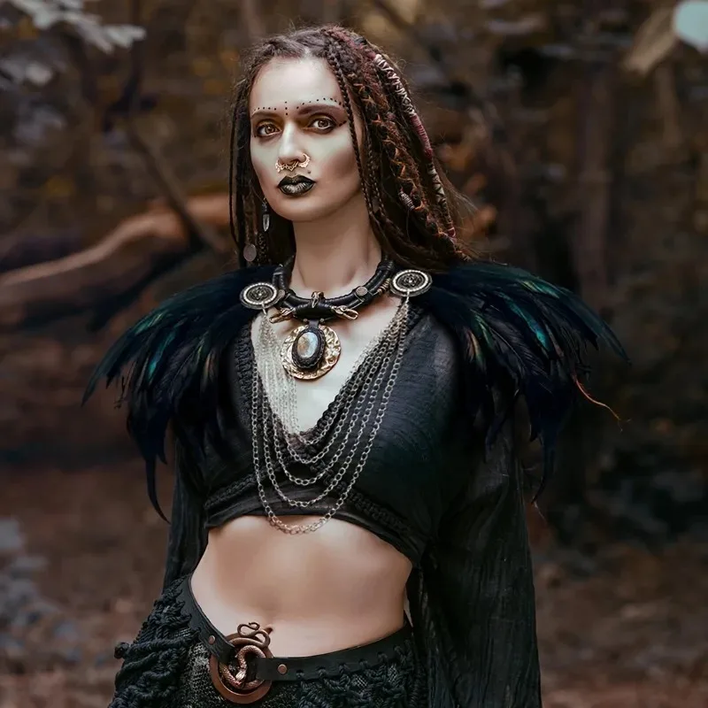 1pcs Viking Style Feather Cape Shawl - Medieval Costume Accessories for Cosplay Masquerade & Halloween Party Faux Feather Cloak