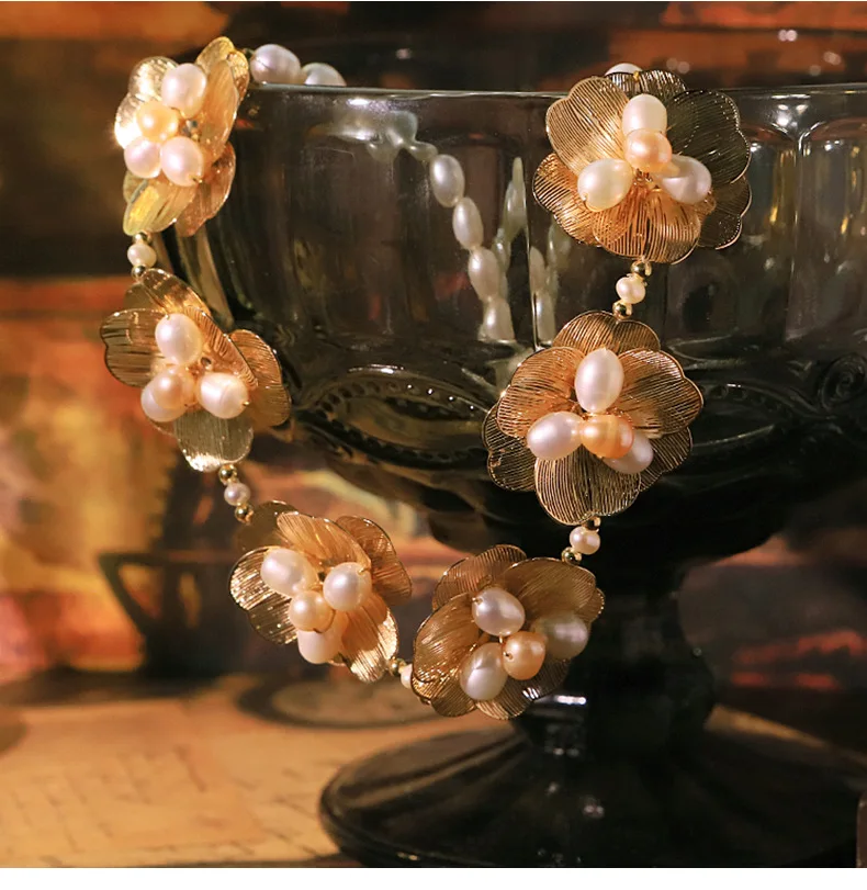 

Оригинальное ожерелье с натуральным жемчугом и цветком для женщин, роскошная цепочка на ключицу, простые элегантные универсальные ожерелья, колье, очаровательные ювелирные изделия