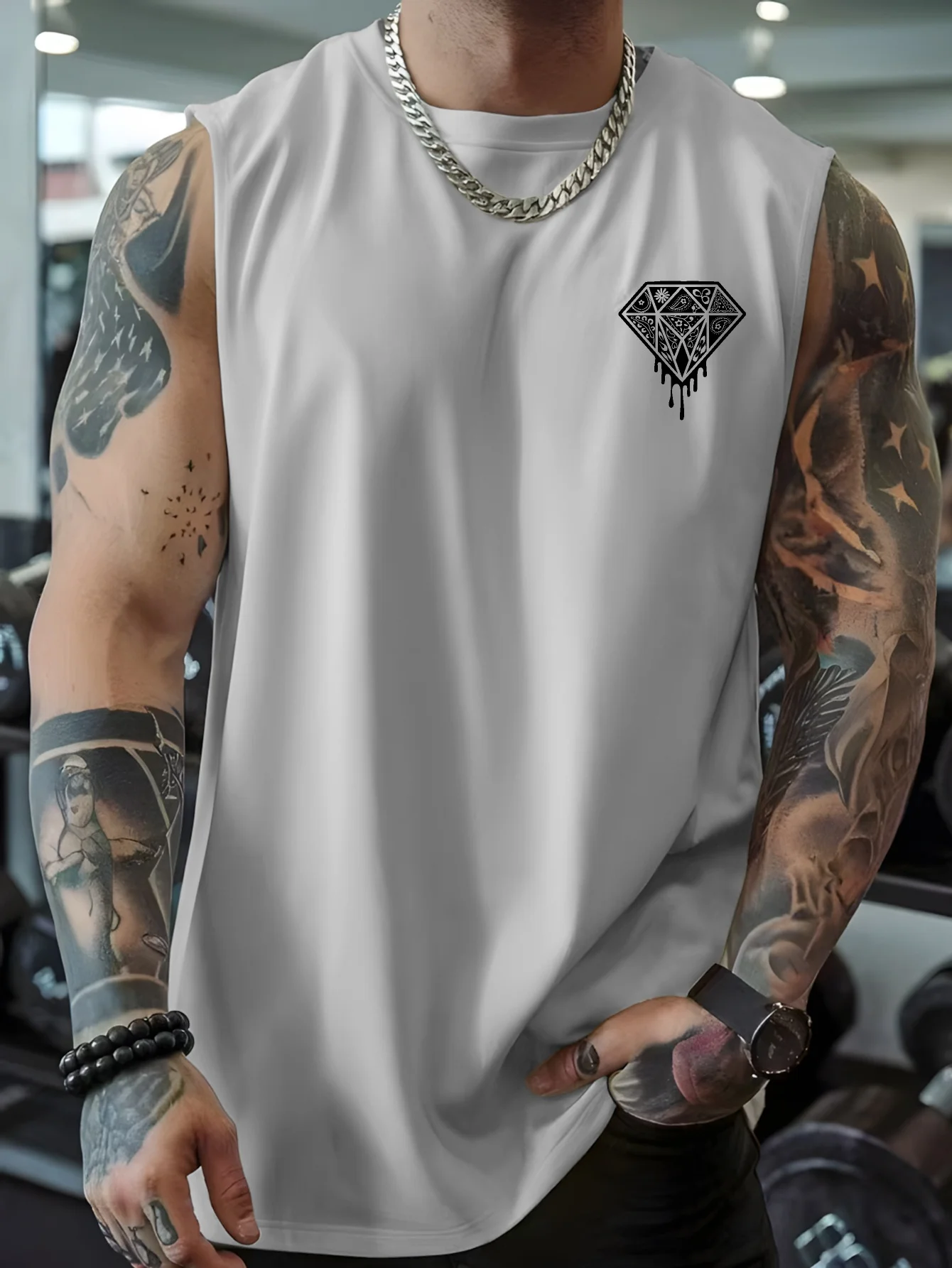 

Мужская спортивная футболка Diamond с V-образным вырезом и принтом на левой груди - топ без рукавов для фитнеса