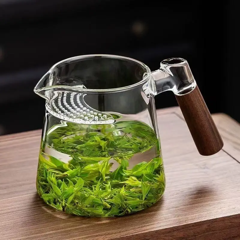 HYS set high temperature resistant glass fair cup with tea leak integrated crescent filter tea cup thickened tea dispenser