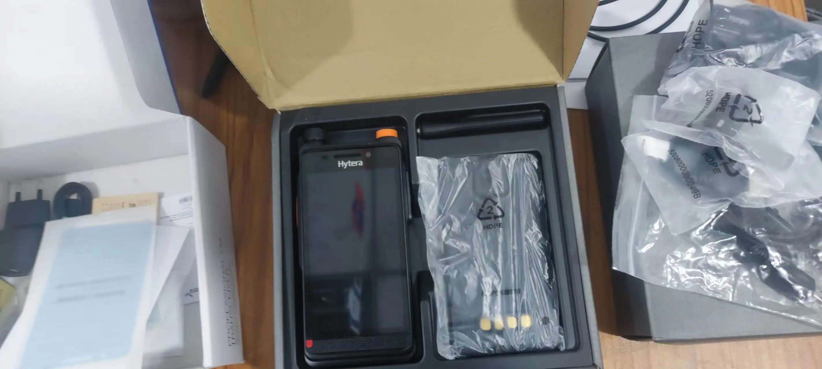 Hoge Kwaliteit 100 Km Hy Tera PDC550 3g 4g Volledige Netwerk Mobiele Telefoon Walkie Talkie Groothandel PDC550 Smartphone