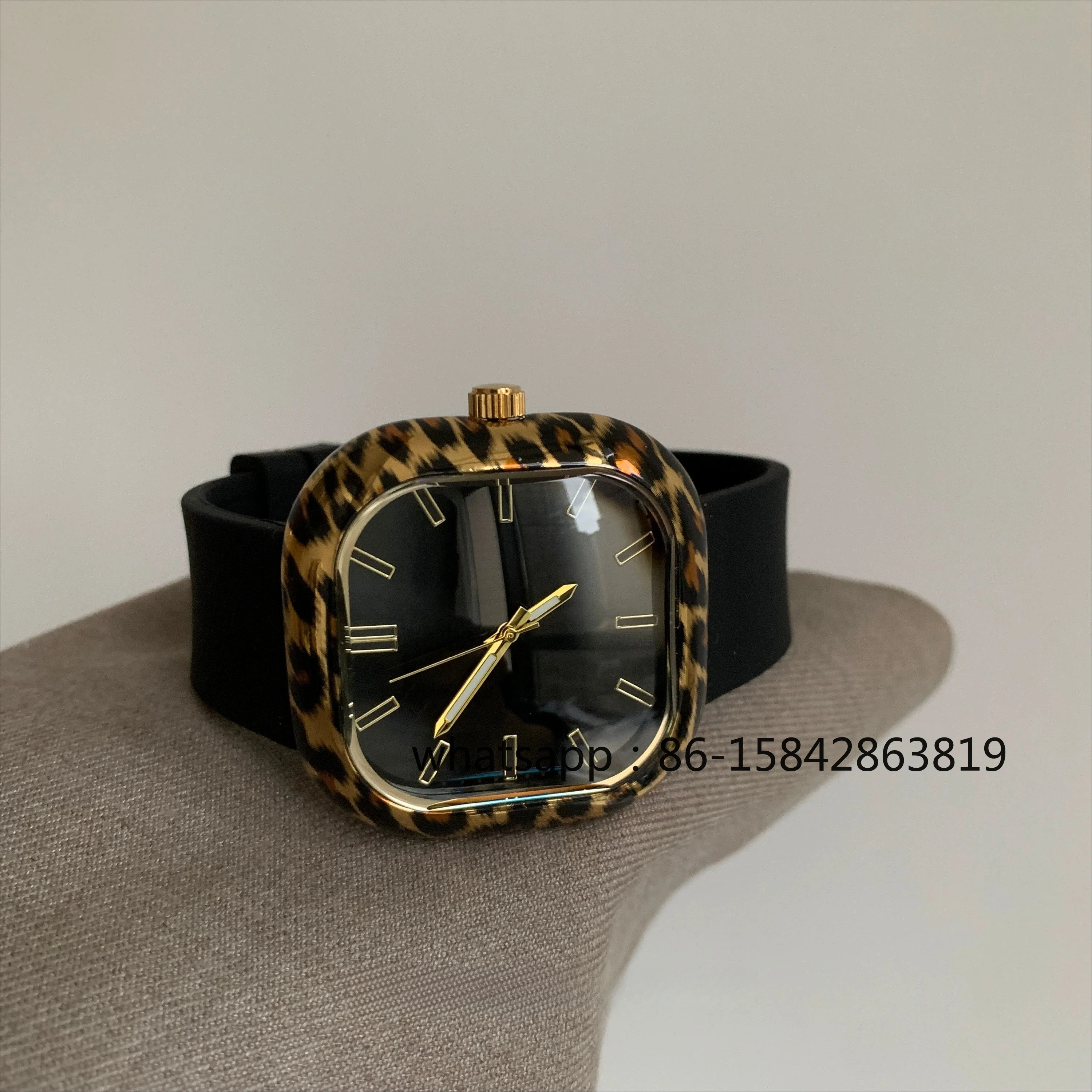 Cool and Handsome Leopard Print Gold, Niche Design Sense, Square Large Dial Watch