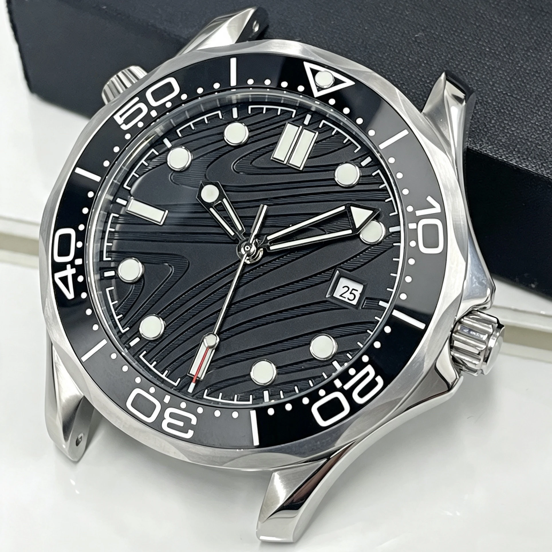 41.5mm Water-Resistant Automatic Mechanical Watch, Luminous Dial Hands, Calendar Function, Paired With 8215，1612 Movement