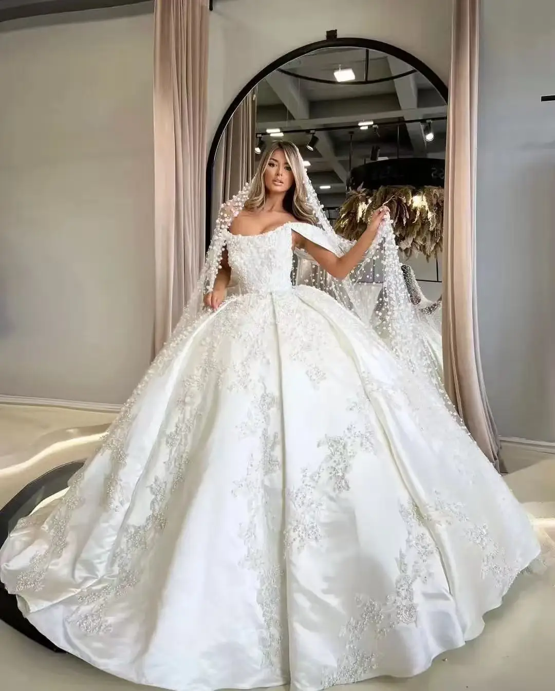 ONELIFE Aangepaste prachtige kralen parels baljurk trouwjurken off-shoulder satijnen pailletten applicaties formele bruidsjurken