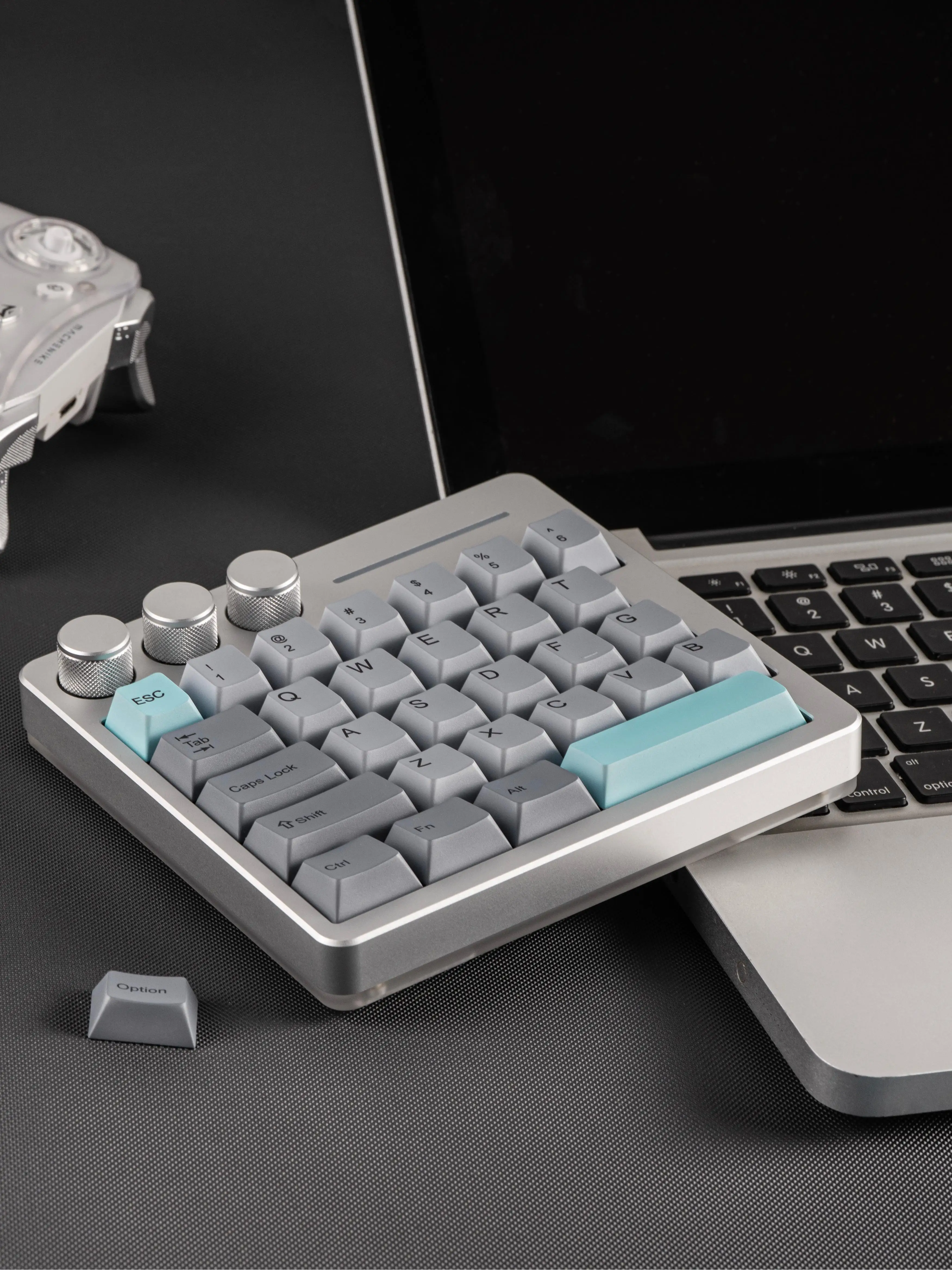 KiiBOOM Cybrix 29 29 Klawiszy + 3 Pokrętła Szybka Klawiatura Gamingowa Przewodowa z Efektem Halla i Magnetycznymi Przyciskami CNC Aluminium i Akrylu, Częstotliwość Sondowania 8 kHz — zdjęcie produktu 7