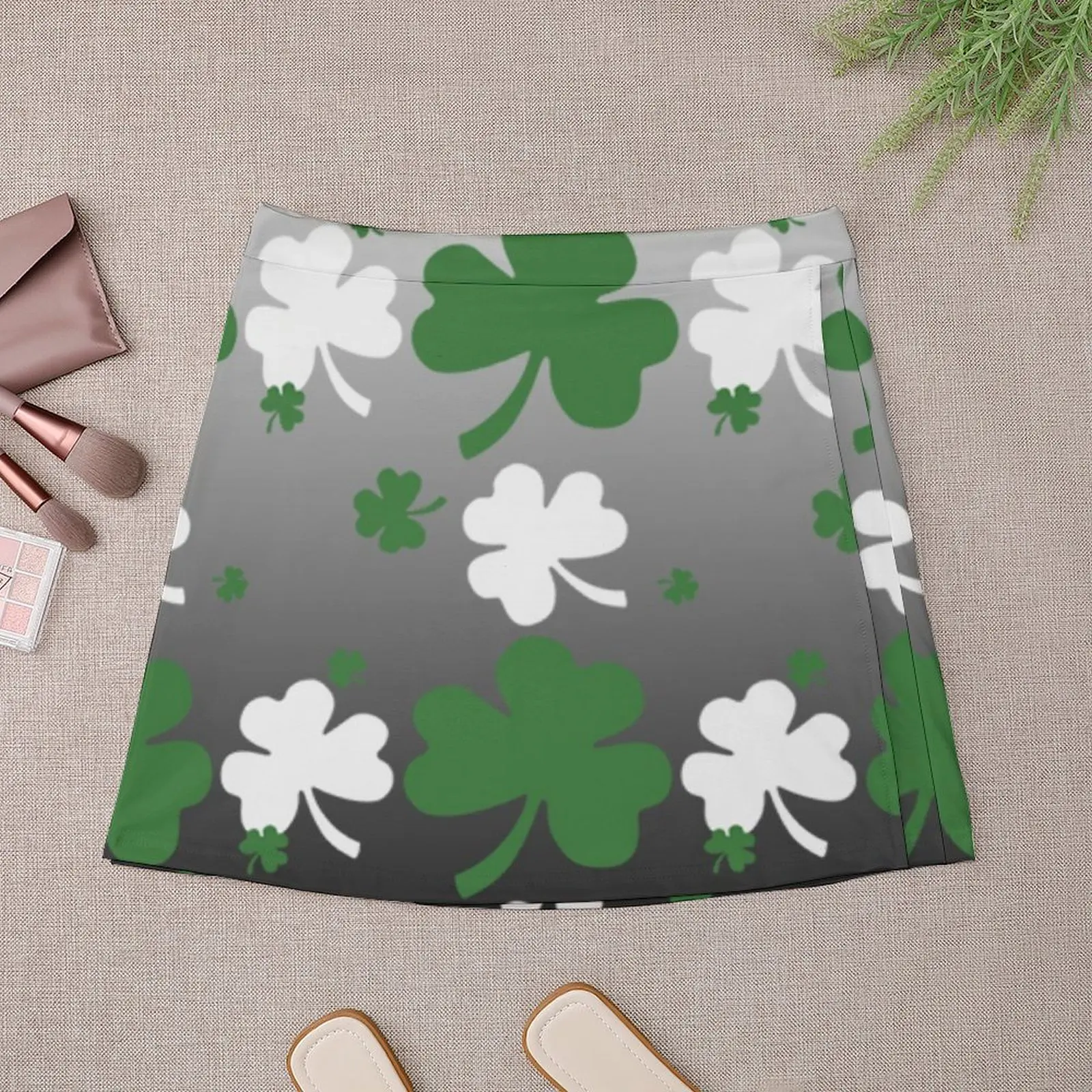 Shamrocks, Green and White on Gradated Field Mini Skirt skirt set women's summer dress 2025 Mini Skirt
