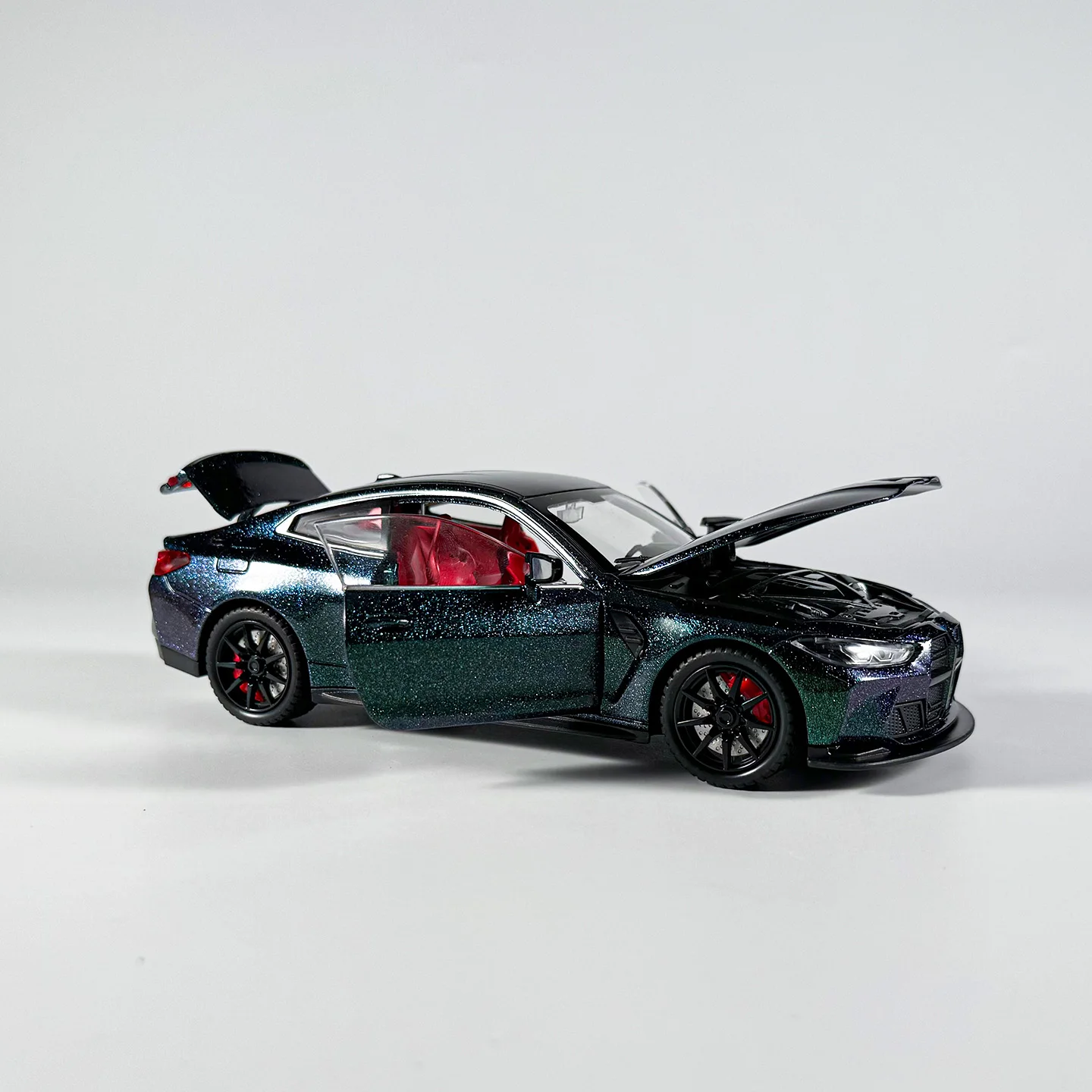 Model M4 ze stopu metalu w skali 1:24, symulowane dźwięki i światła, wykwintne ozdoby na stół, najlepszy przedmiot kolekcjonerski dla miłośników modeli samochodów.