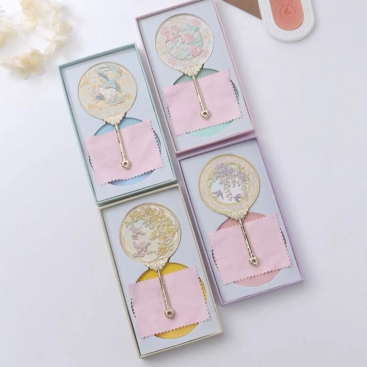 Exquisite Portable Chinese-style Handheld Mirror Butterfly Emboss Cosmetic Mirror Round Metal Makeup Mirror Makeup