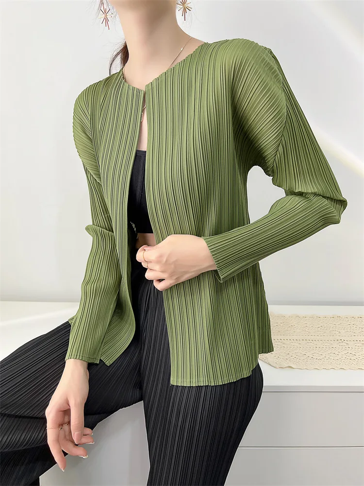 GGHK Pleated Cardigan Small Jacket Women 2023 New Solid Color Long-sleeved Temperament Commuting Korean Version of The Designer