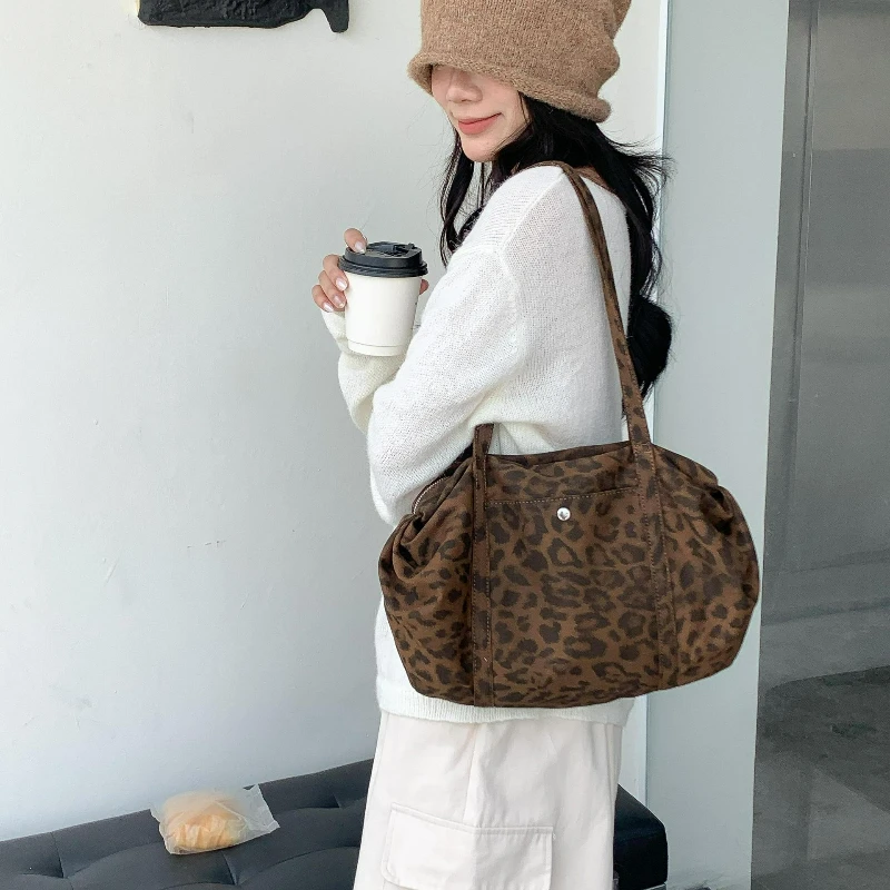

Wild Leopard Print Handiness Shoulder Bag Women Retro Trendy Simple Shopping Handle Bag Textured Casual Versatile Commuting Bag