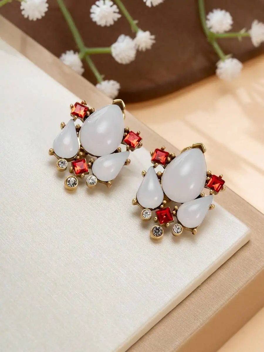 

Vintage Style Red Glass Rhinestone Teardrop Stud Earrings For Women