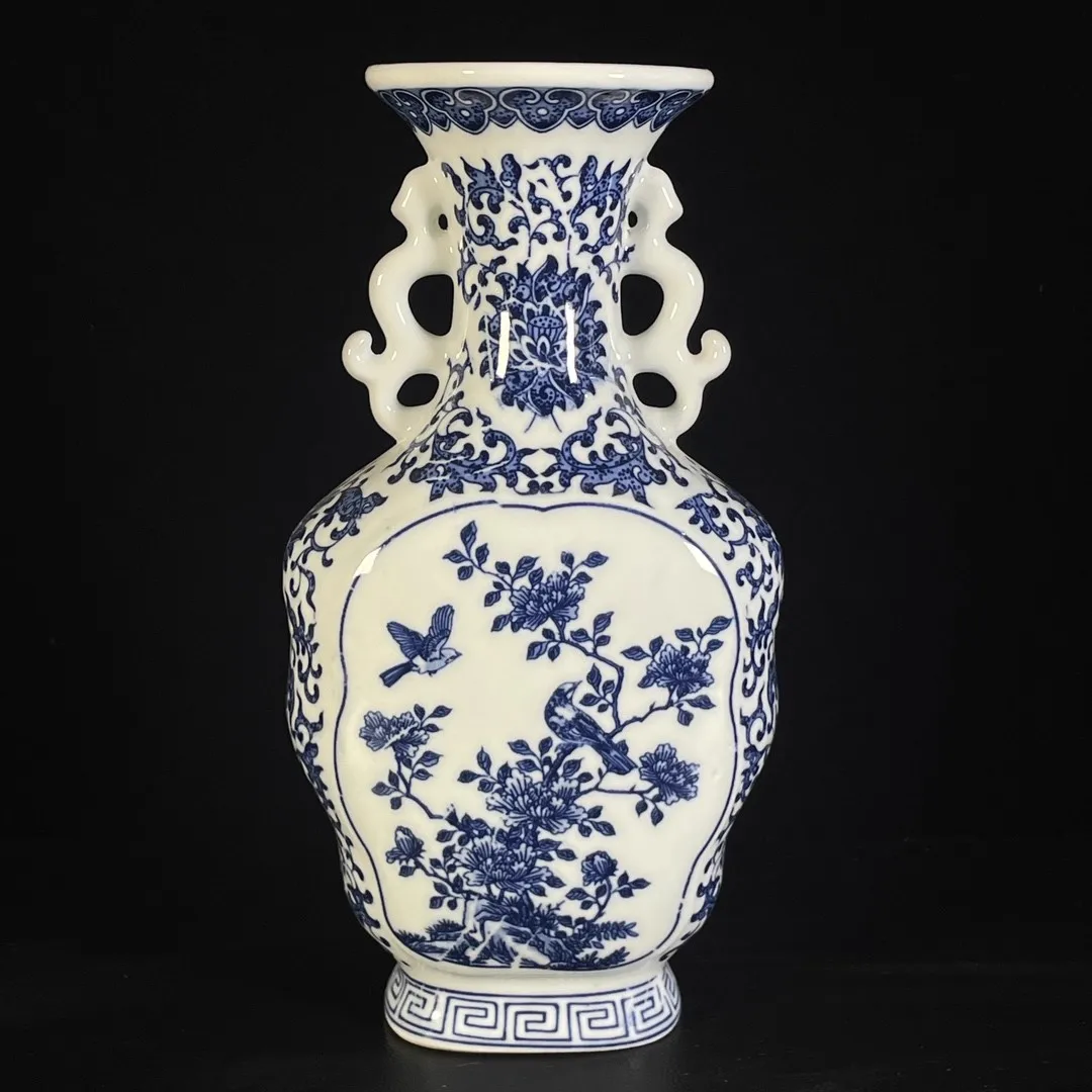 

Antique porcelain, antique ceramics, antique ceramics, old objects, flower arrangement gifts, opening decorations, blue and whit