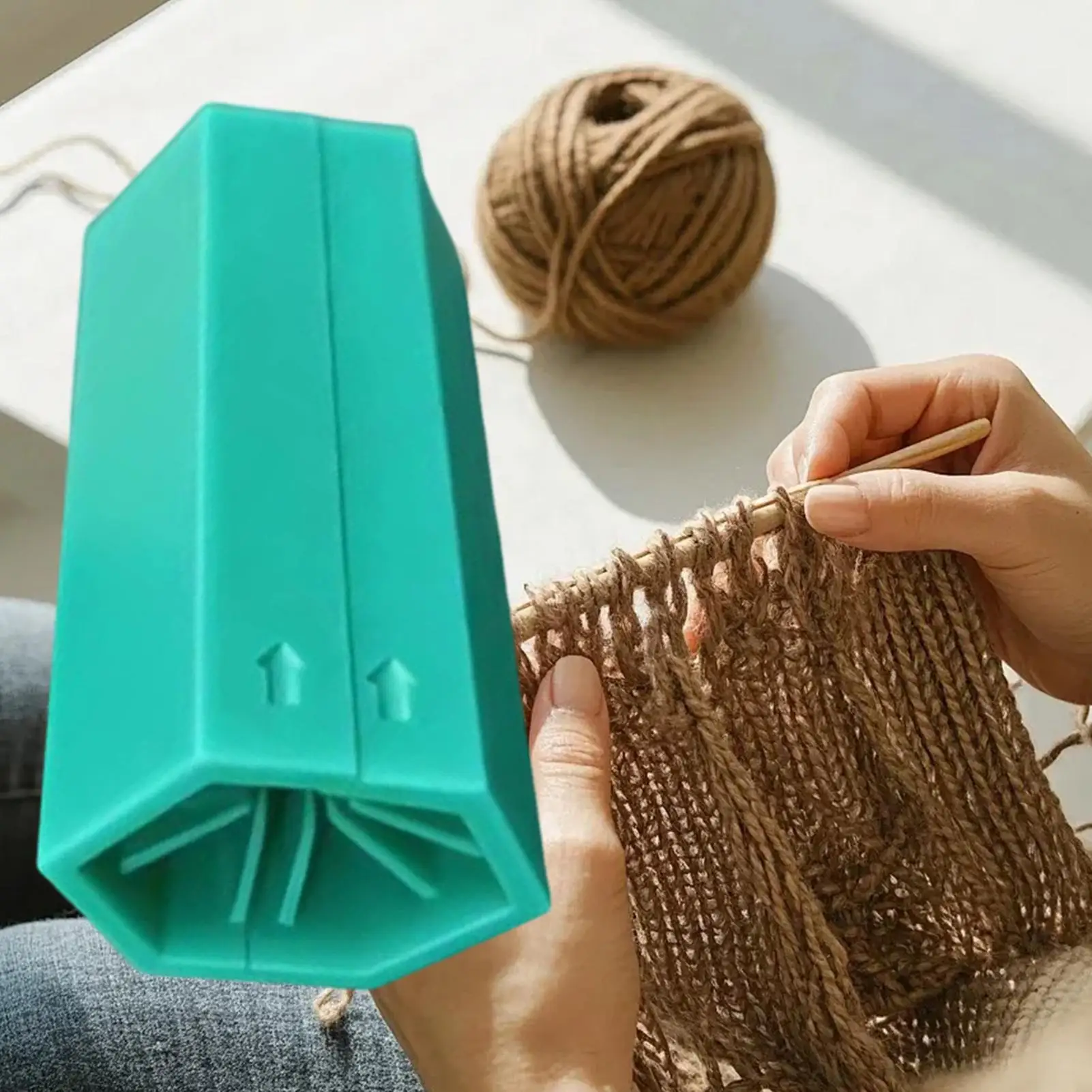 Chunky Yarn Combing Tool Ergonomic Handle Crocheting Combing Tool for Chenille Yarn for Mother Beginners Professionals Hobbyists