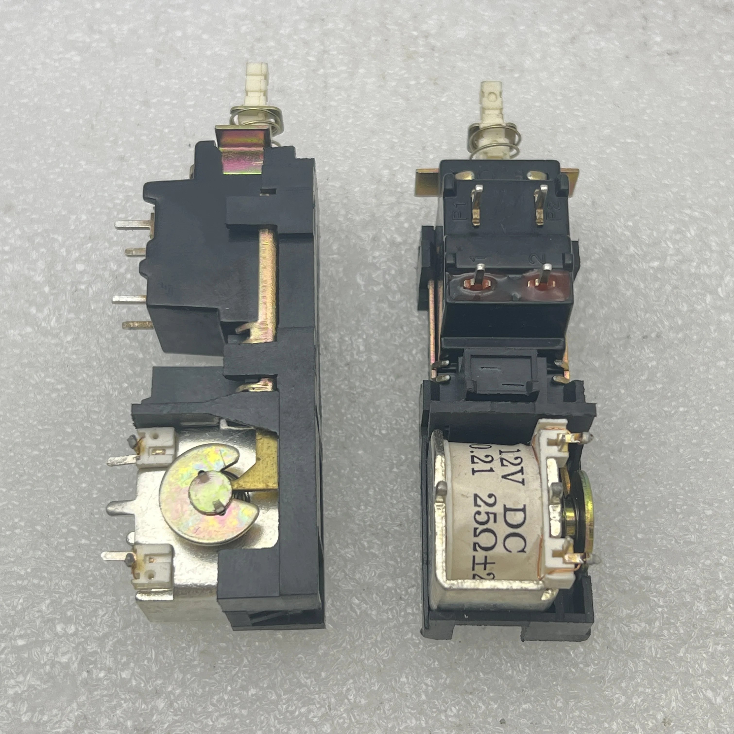 1 PCS KDC-A04YJ power switch with relay 6A-80A-250V - relay 12V Press switch 4 pins