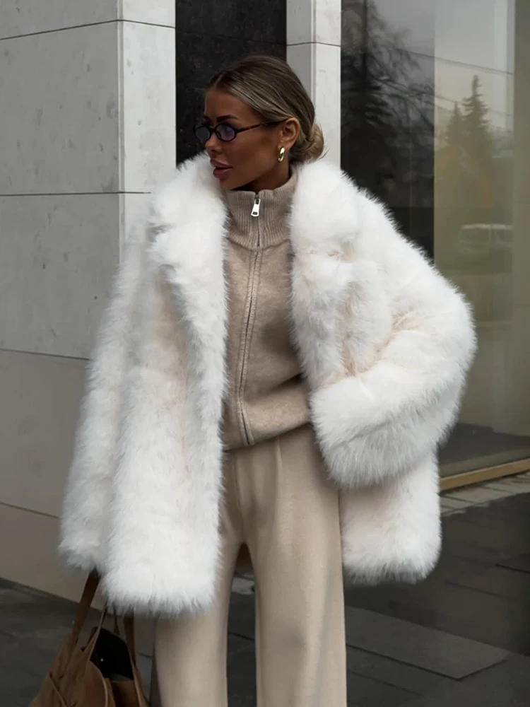 

TARUXY 2025 New White Imitation Fur Short Jackets Female Fashion Solid Long Sleeve Thick Streetwear Coat Loose Lapel Outwear