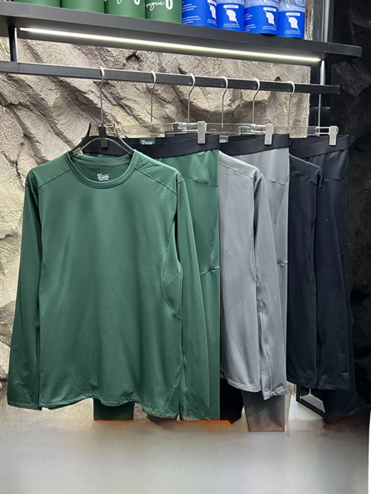 Warmth Comfortable Men's Outdoor P-Fleece Thermal Set Youth Long Pants Small round Neck Thin Winter Suit by Transcription