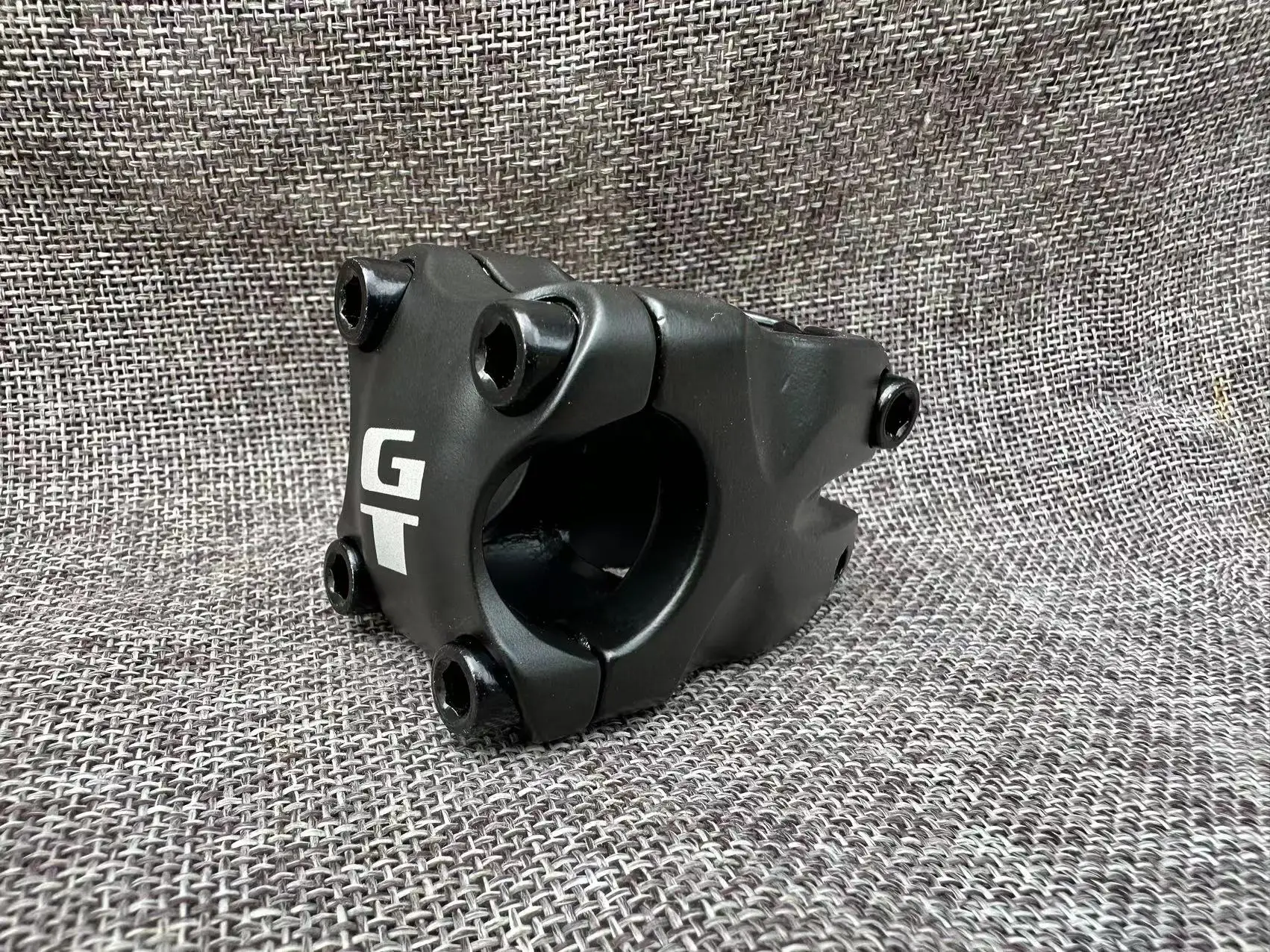 gt dirt jump stem 30mm fixed gear ( bar size 25.4 fork size 28.6) made in Taiwan