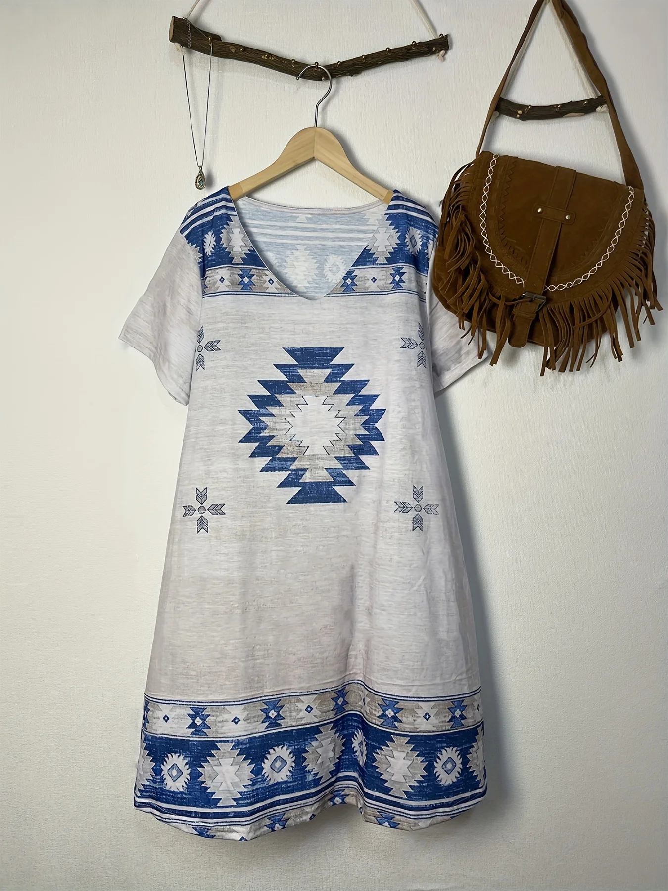 Women's ethnic retro eagle pattern print short-sleeved dress Summer casual V-neck women's dress