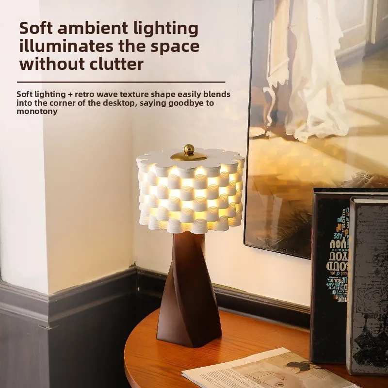 Living room decorative desk lamp solid wood retro creative bedroom bedside study hotel