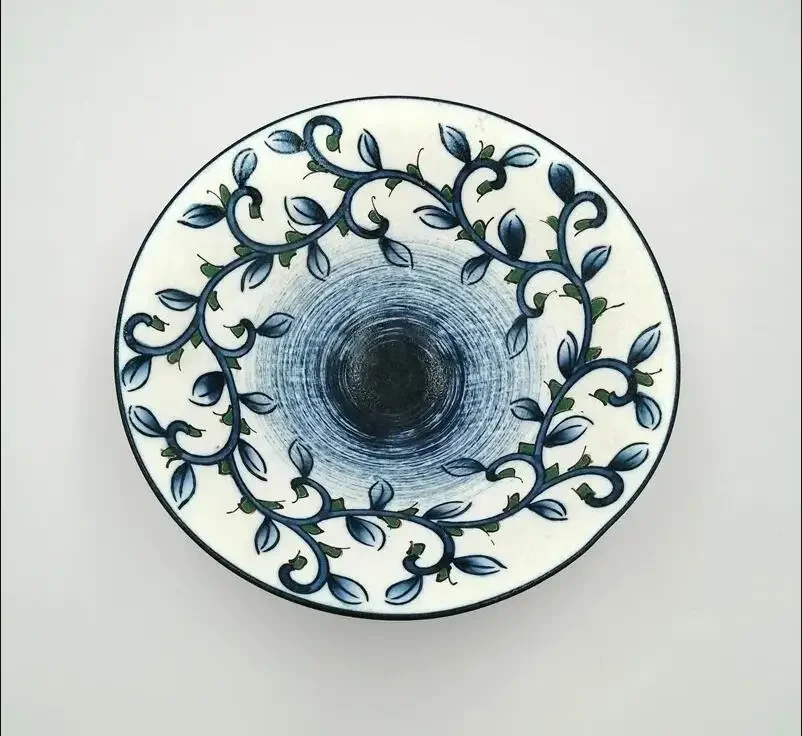 

Japanese Ceramic Tableware Three-legged High-footed Plate Restaurant Salad Dessert Home Kitchen Bowls and Plates