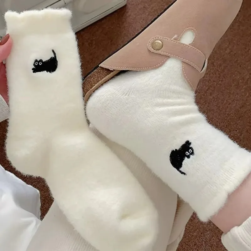 Calcetines de felpa con forma de gato para mujer y niña, medias de tubo medio blancas cálidas y gruesas, suaves y cómodas para uso diario, para dormir