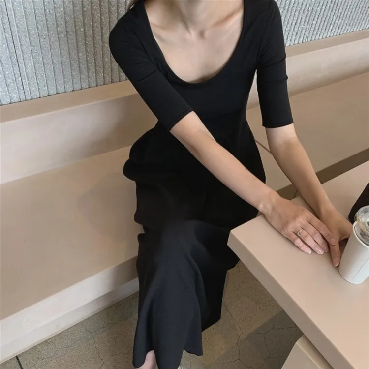 2025 Letnie eleganckie sukienki z dekoltem Y2k Wąska talia Dzianinowa sukienka dla kobiet Czarny Długi rękaw Średniej długości Vestidos De Mujer