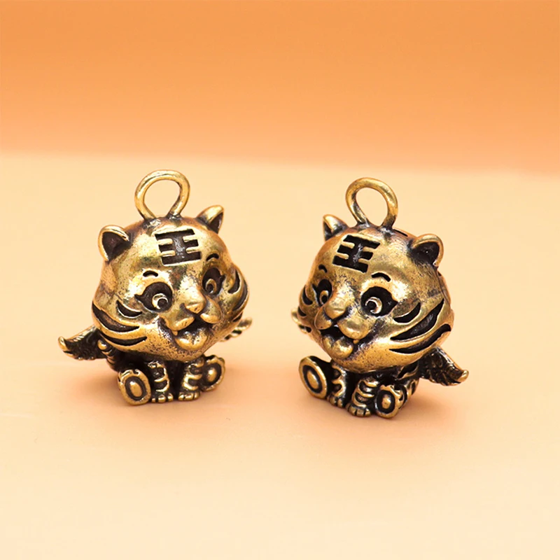 1Pcs Vintage Animal Flying Little Tiger Statue Charms Pendant Accessories DIY Bag Hangings Ornaments Car Keychain Decoration