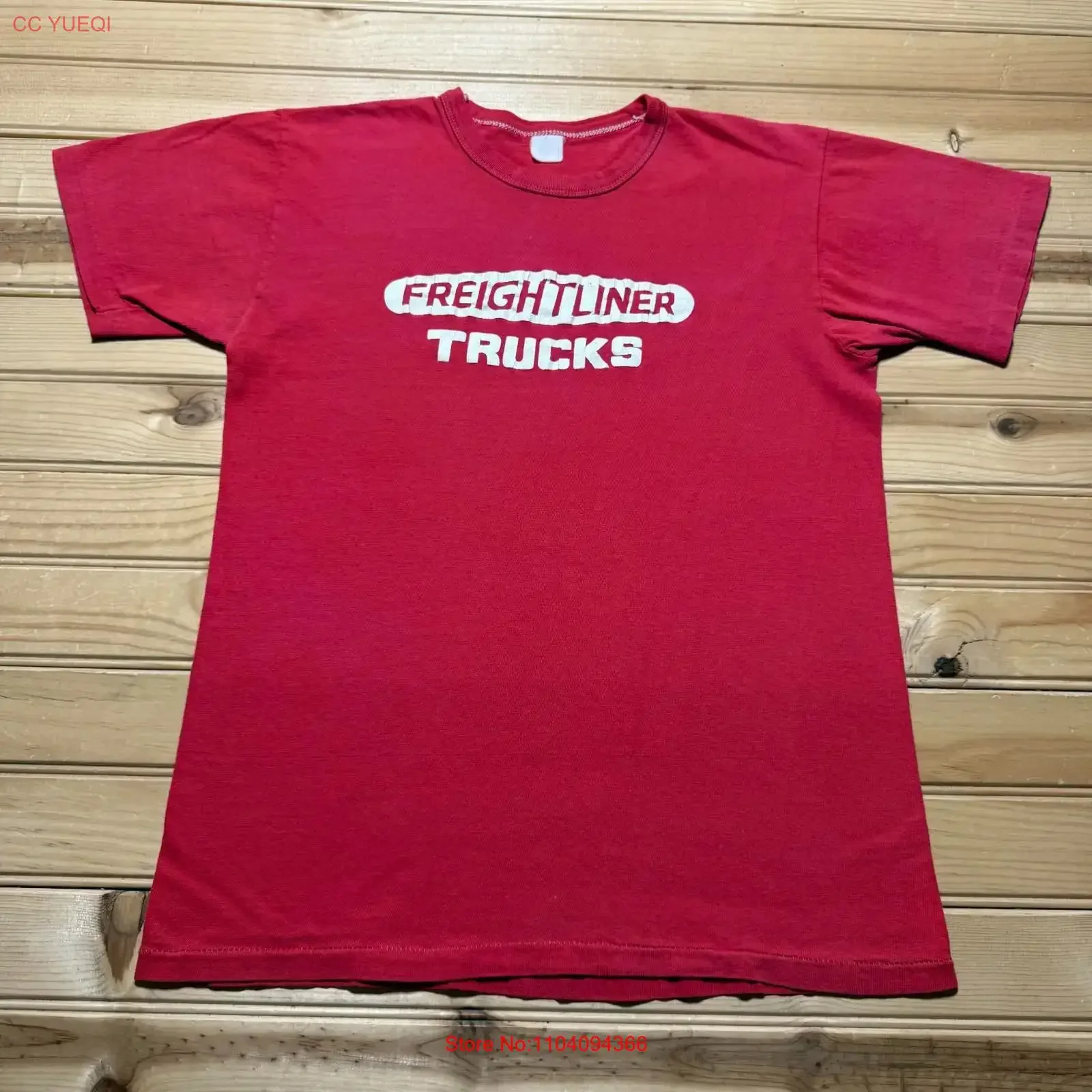Camiseta Vintage de los 70 con Diseño de Camiones Freightliner, Vehículos Comerciales, Estilo Vintage Lavado y Ligeramente Casual