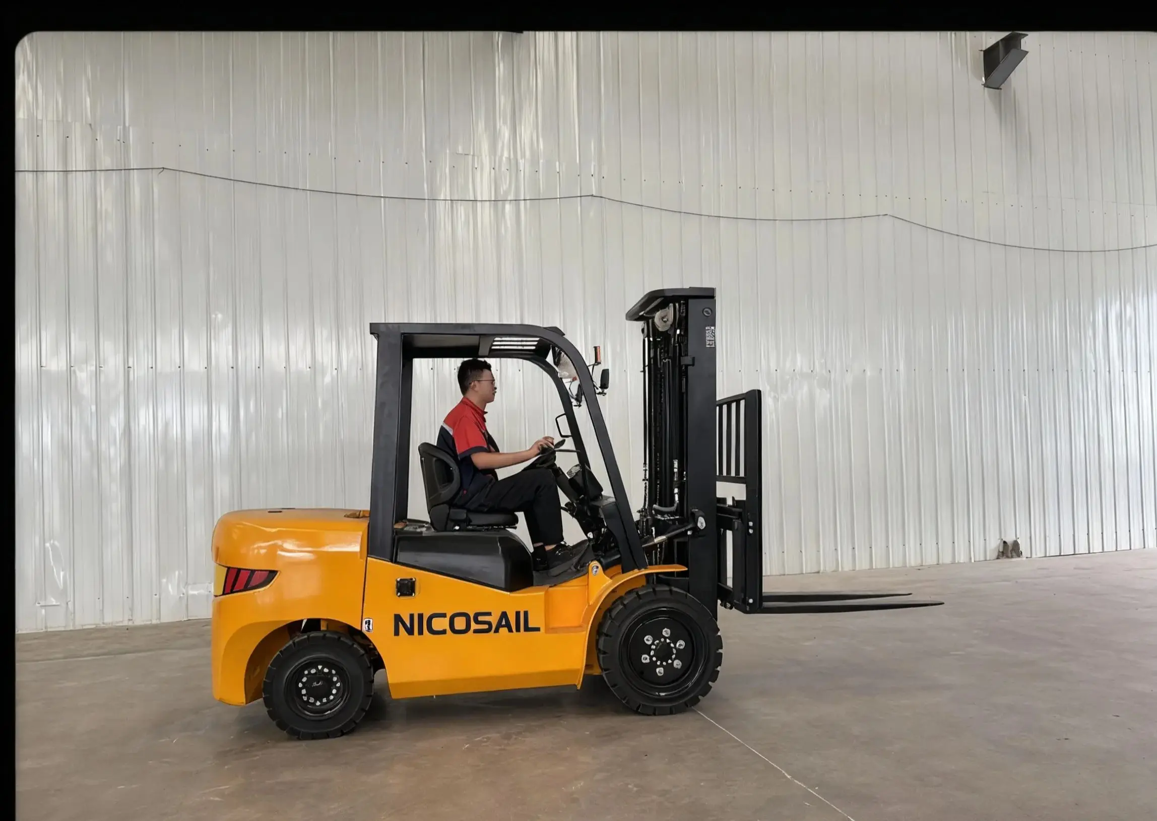 

Small forklift price 2 tons 2.5 tons 3 tons 3.5 tons 4 tons diesel forklift with Euro 3 Euro 5 EPA engine