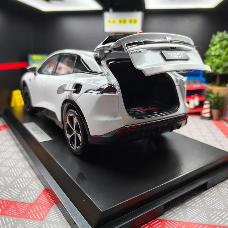 Moulé sous pression 1:18 échelle Changan bleu profond S7 Original usine porte complète alliage voiture modèle à collectionner jouet cadeau Souvenir affichage