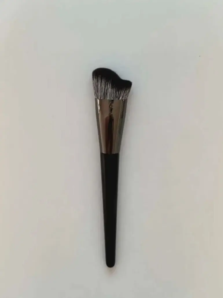 Small foot-shaped wavy foundation brush, loose powder brush, contour brush, side face brush, angled brush, blush brush
