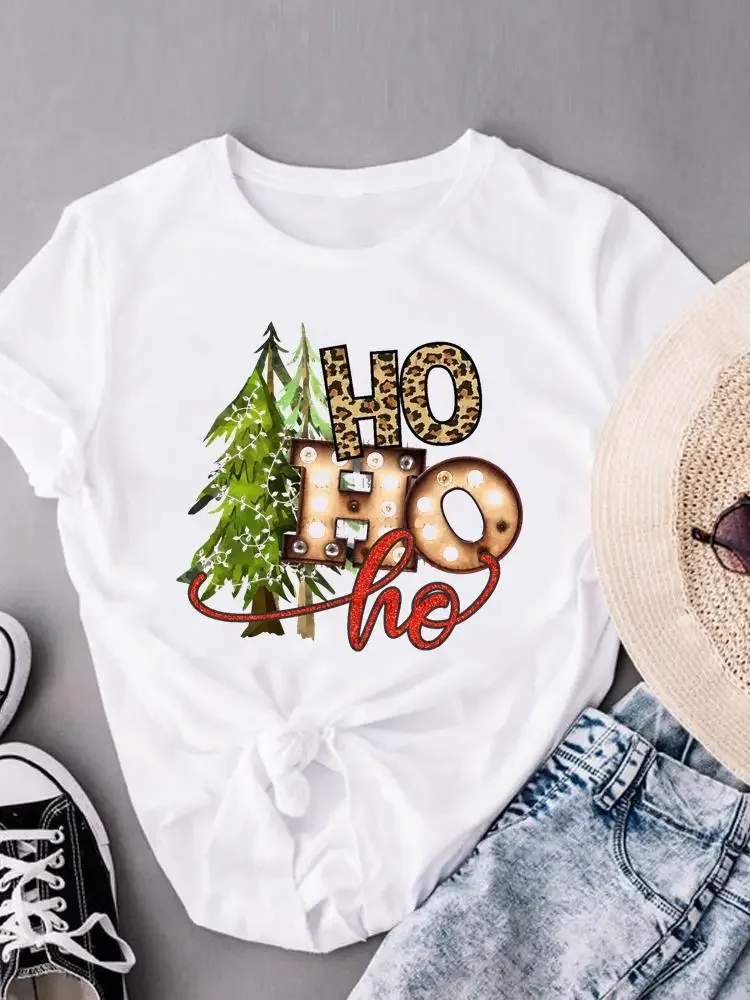 เสื้อยืดวันหยุดปีใหม่ เสื้อผ้าผู้หญิง ลายพิมพ์การ์ตูนตุ๊กตาหิมะ สไตล์แฟชั่น เสื้อยืดแขนสั้นลายกราฟิก