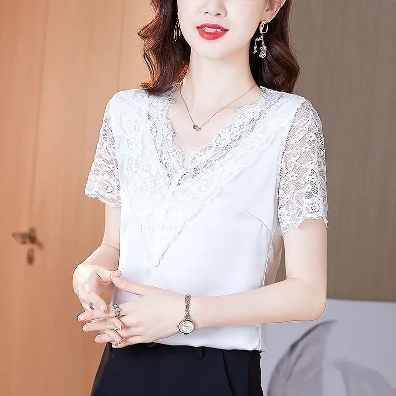 New Summer Women's Solid Colors V-Neck Short Sleeve Spliced Lace Loose Thin Temperament Pullovers Fashion Chic Comfortable Tops