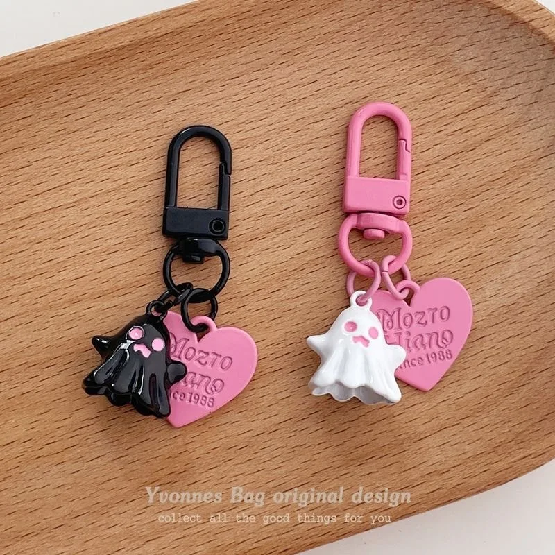 Cute Sweet Cool Ghost Heart Keychain Pendant Pink Black Round Clasp Charm Cartoon Hanging Ornament Earbud Accessory Fashion