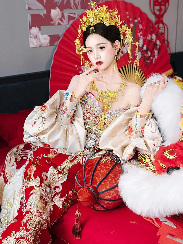 

New heavy-duty tail-end dress for brides Chinese-style wedding toasting light luxury women