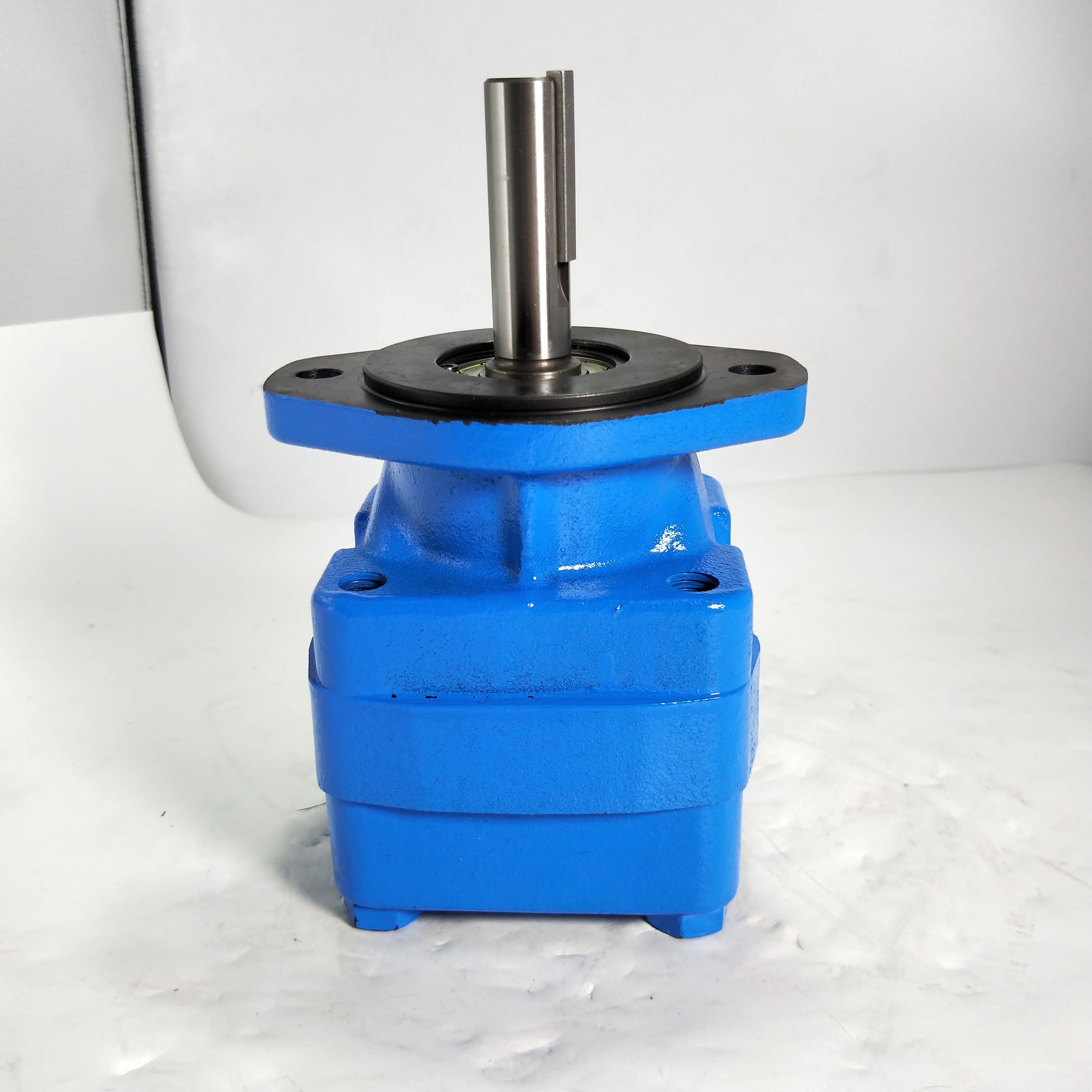 

Гидравлический лопастной насос серии V10 V20 V20-1P7S-1A-11 V20-1P8P-1A-11 V20-1P13P-1C11R 20V9A-1B22R V210-6-IB-12-S214 V20-1P13P-11D11L