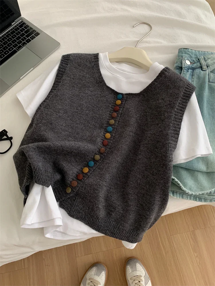 Korean retro color buckle round neck knitted vest women's autumn winter layered sleeveless cardigan age reducing sweater vest