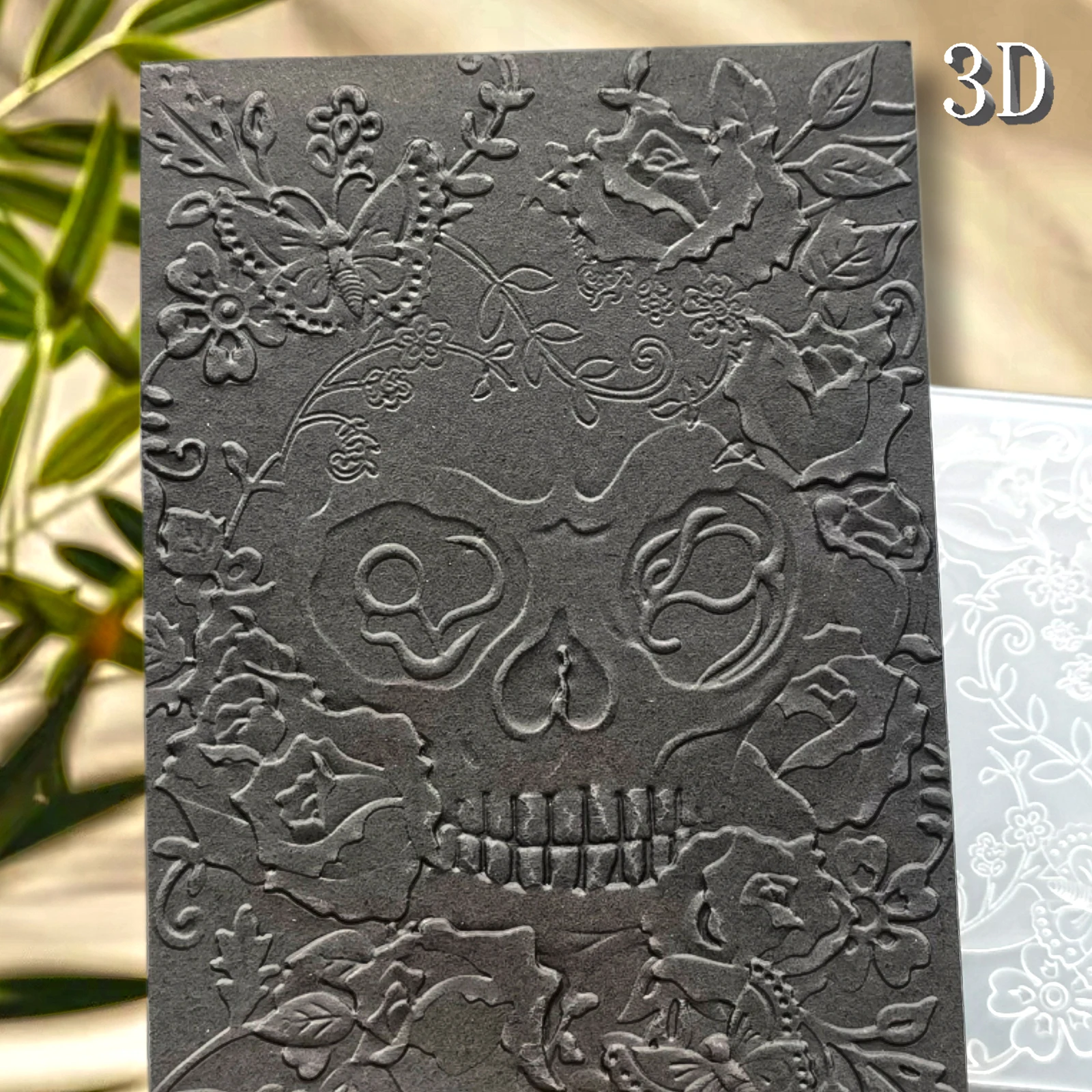 1-strukturiertes Brett, entworfen mit künstlerischen Fantasy-Mustern von Skeletten und Blumen, 3D-geprägter Ordner – langlebiger Kunststoff, geeignet