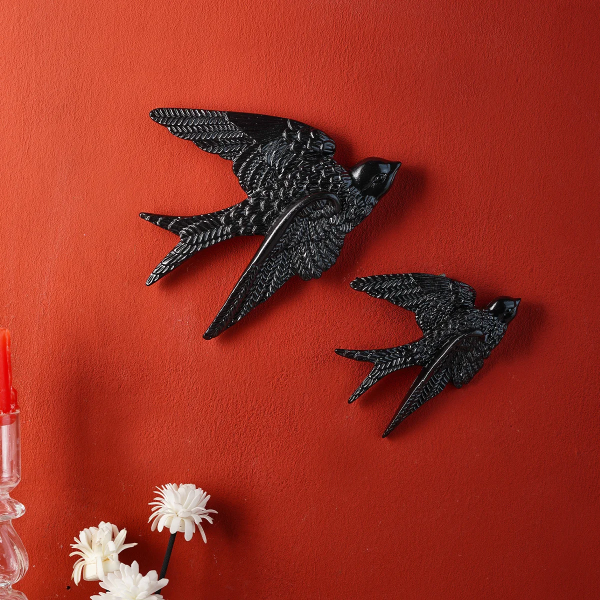 1PC, resin material swallow-shaped wall hanging, for decorative use on the wall of the flying swallow home