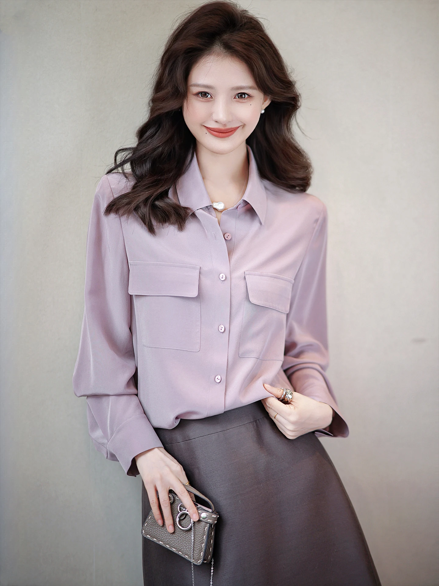 

Женская повседневная блузка ZhaodaXi Her Sister из шелка с открытыми плечами, свободного кроя, с воротником, в стиле Lazy Sle, с длинным рукавом, осенняя