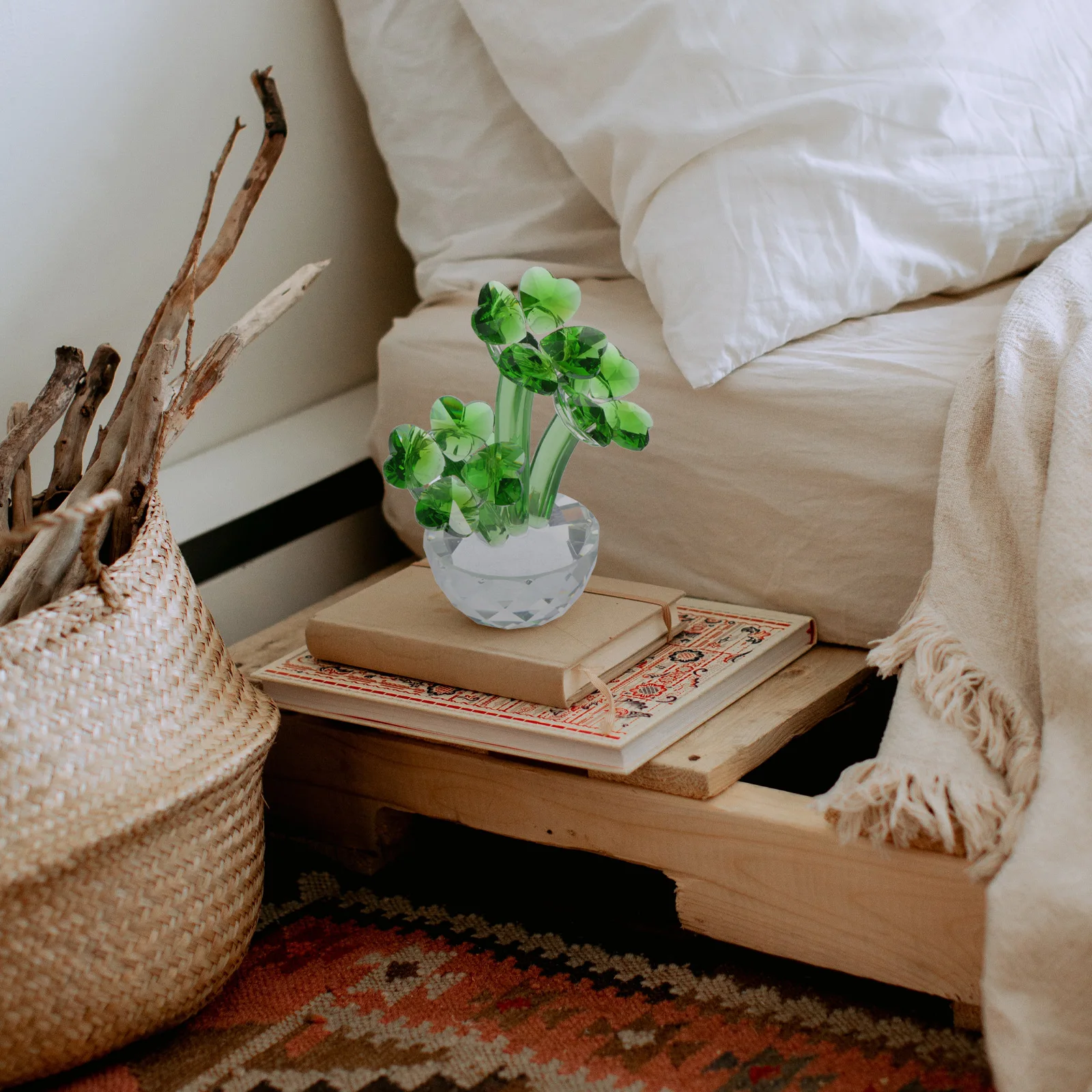 

Delicate Clover Crystal Adornment Creative Tabletop Decor for Home Office Desk Interior Design Luck Charm Gift